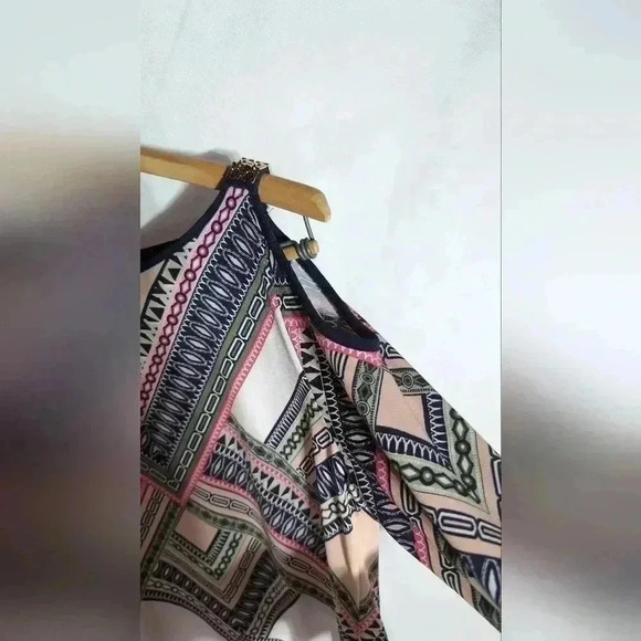 JM Collection Lades long sleeve open shoulder blouse sz S - Picture 5 of 7